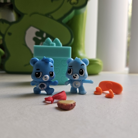 Care Bears Lil' Besties Mini Figures Blind Box - Picture 2 of 8